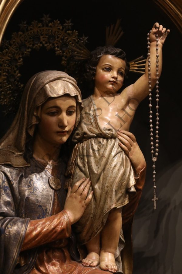 Virgen del Rosario - Iglesia de San Vicente de Sarriá - Barcelona - España